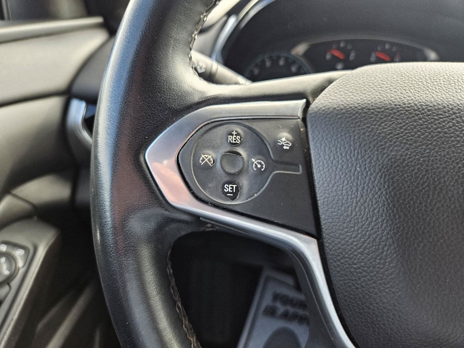 Used 2023 Chevrolet Traverse LT FWD image 17