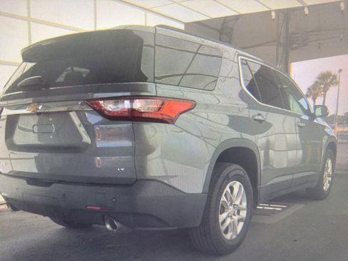 Used 2020 Chevrolet Traverse LT image 3