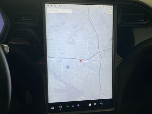 Used 2018 Tesla Model X image 14
