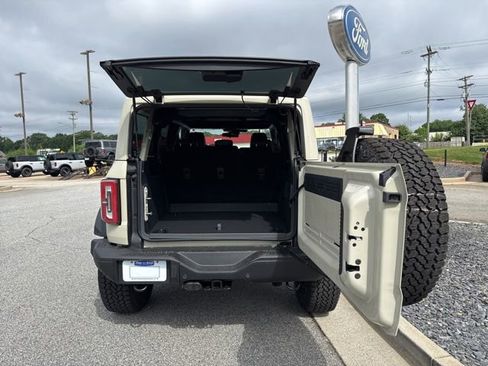New 2026 Ford Bronco Badlands AWD/4WD image 17