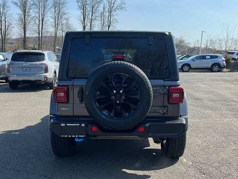 Used 2023 Jeep Wrangler Sahara w/ Cold Weather Group AWD/4WD image 5