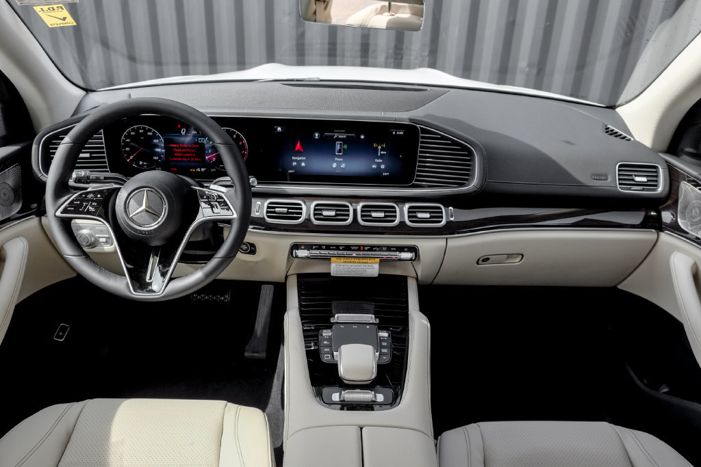 Used 2026 Mercedes-Benz GLS 450 4MATIC image 23