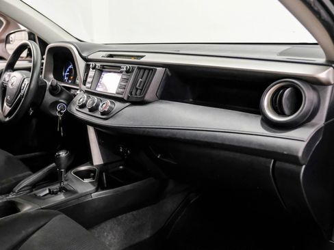 Used 2017 Toyota RAV4 LE FWD image 12