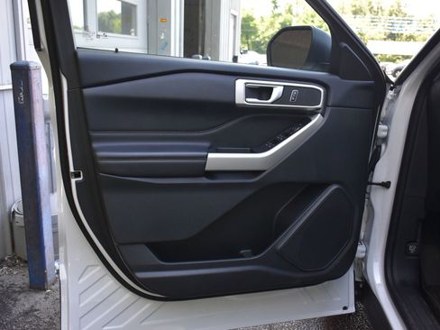 Certified 2022 Ford Explorer XLT AWD/4WD image 11