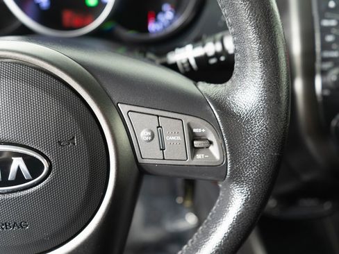 Used 2012 Kia Soul + image 16