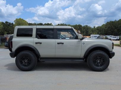 New 2026 Ford Bronco Outer Banks w/ Sasquatch Package
