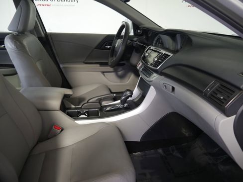 Used 2015 Honda Accord EX-L image 6