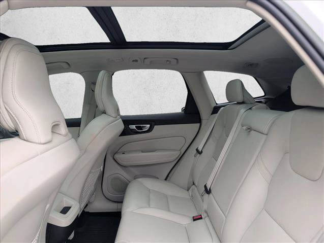 Used 2023 Volvo XC60 B5 Plus w/ Protection Package Premier FWD image 18
