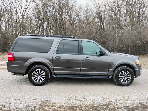 Used 2016 Ford Expedition EL XLT image 24