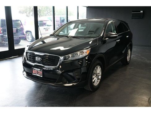 Used 2019 Kia Sorento FWD image 3
