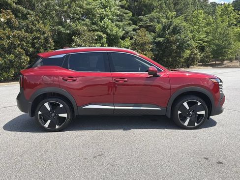 Certified 2025 Nissan Kicks SR FWD image 10
