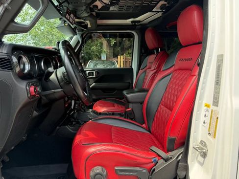 Used 2018 Jeep Wrangler Unlimited Sahara w/ Uconnect 4C Nav & Sound Group AWD/4WD image 13