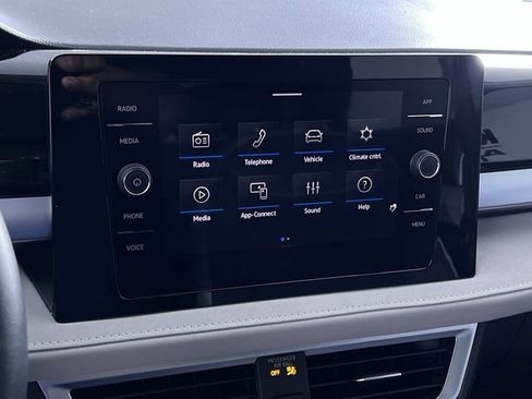 Used 2025 Volkswagen Taos SE image 24