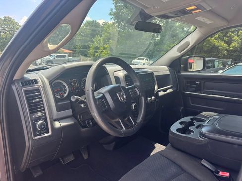 Used 2019 RAM 1500 Express w/ Express Value Package AWD/4WD image 10