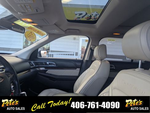 Used 2017 Ford Explorer Platinum image 21