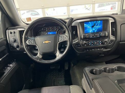 Used 2015 Chevrolet Silverado 1500 LT w/ LT Convenience Package AWD/4WD image 8