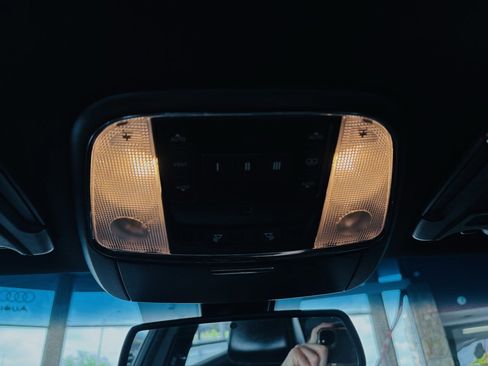 Used 2023 Chrysler 300 S RWD image 45