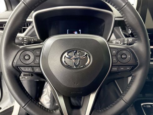 Used 2024 Toyota Corolla Cross AWD Hybrid w/ Convenience Package image 17