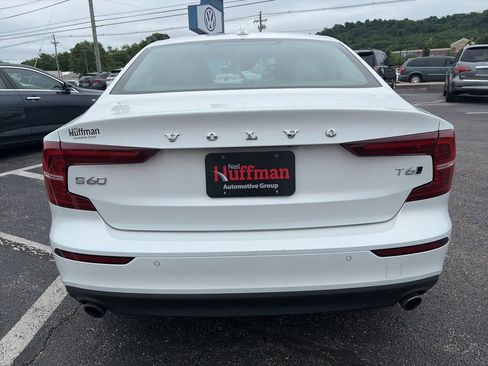 Used 2021 Volvo S60 T6 Momentum AWD/4WD image 6
