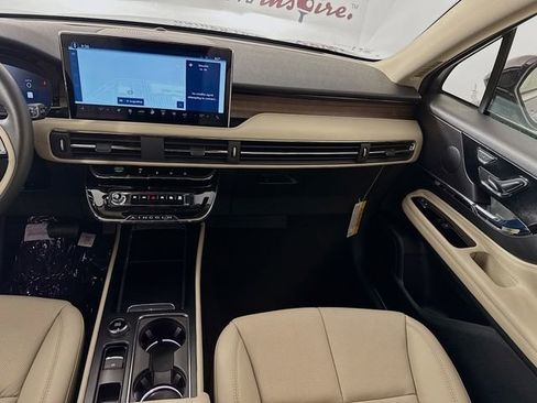 New 2026 Lincoln Corsair Reserve image 24