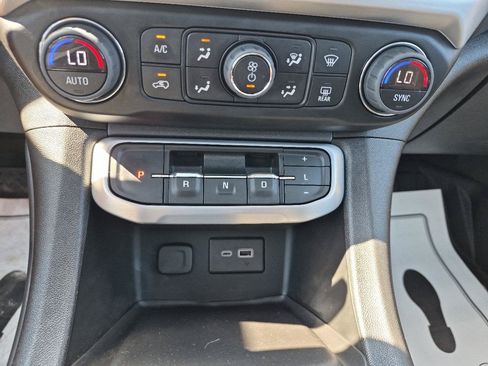 Used 2023 GMC Acadia SLE w/ Driver Convenience Package AWD/4WD image 24