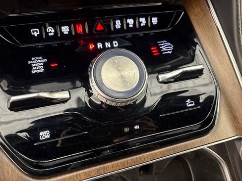 Used 2023 Jeep Grand Wagoneer Series II AWD/4WD image 68