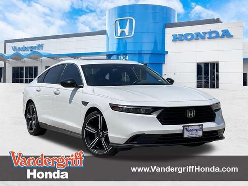 Used 2025 Honda Accord Sport image 1