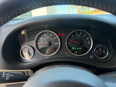 Used 2015 Jeep Wrangler Rubicon w/ Connectivity Group AWD/4WD image 21