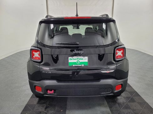 Used 2017 Jeep Renegade Trailhawk image 6