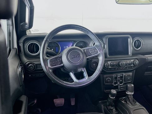 Used 2023 Jeep Wrangler Sahara w/ Cold Weather Group image 17