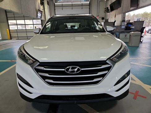 Used 2018 Hyundai Tucson SEL image 2