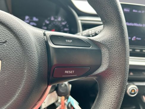 Used 2022 Kia Rio LX FWD image 16