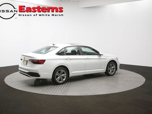 Used 2023 Volkswagen Jetta SE w/ Panoramic Sunroof Package image 54