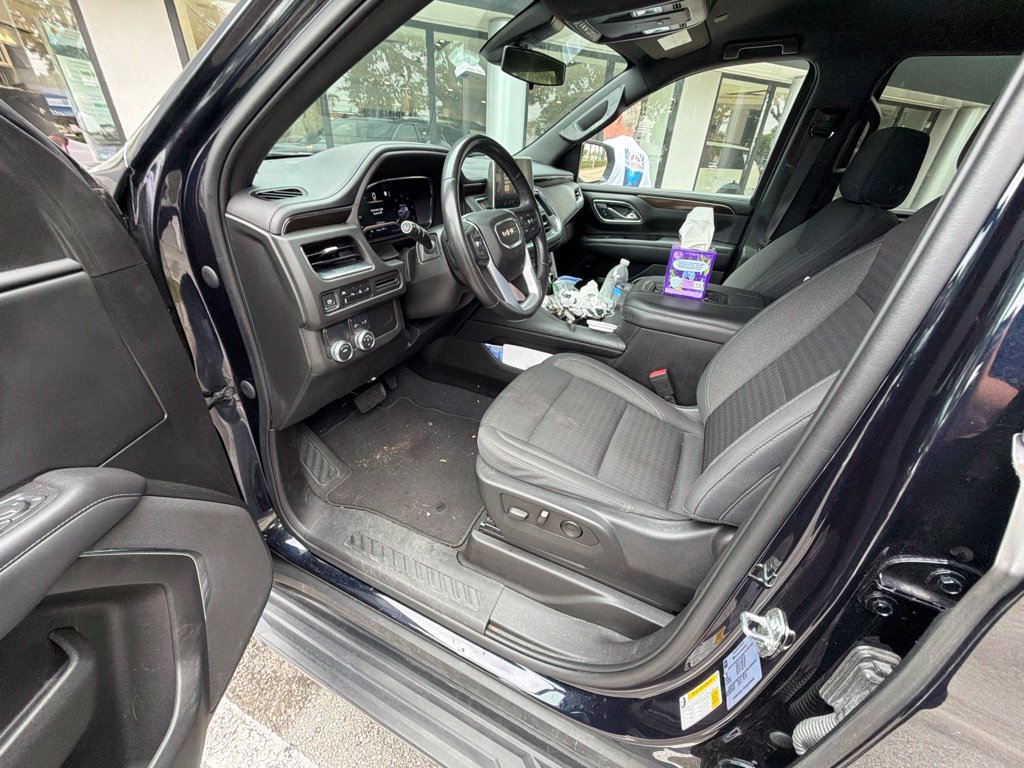 Used 2022 GMC Yukon SLE w/ Gmc Pro Safety Plus Package RWD image 3