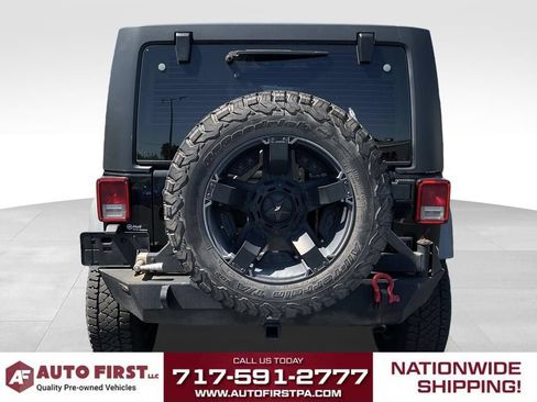 Used 2017 Jeep Wrangler Unlimited Sport w/ Connectivity Group AWD/4WD image 4