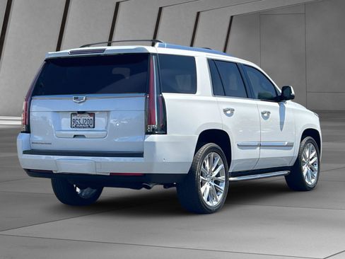 Used 2020 Cadillac Escalade Luxury AWD/4WD image 4