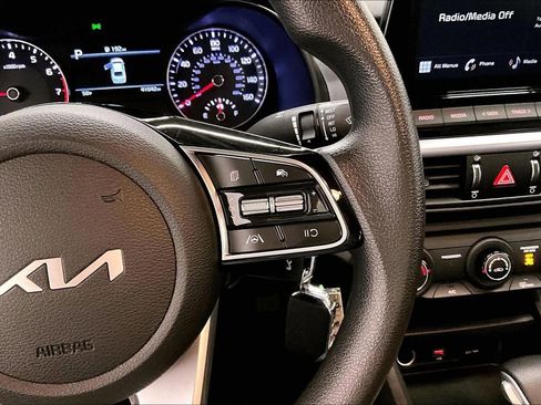 Used 2023 Kia Forte LXS image 12