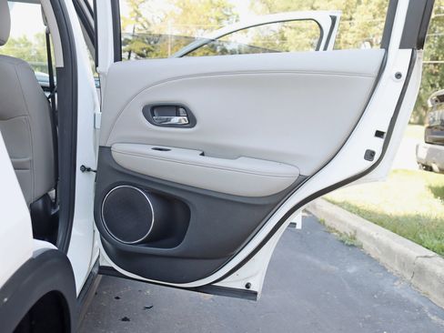 Used 2016 Honda HR-V EX-L image 35