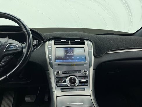 Used 2020 Lincoln MKZ image 6