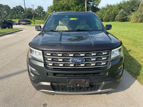Used 2016 Ford Explorer XLT w/ Equipment Group 202A AWD/4WD image 2