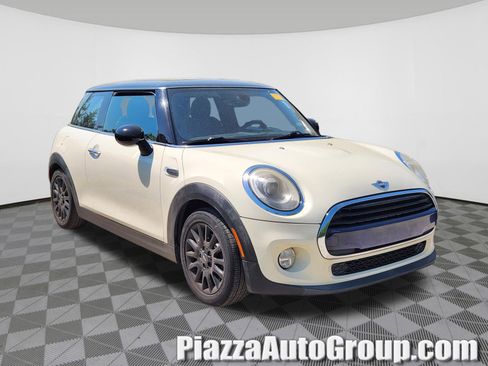 Used 2017 MINI Cooper 2-Door Hardtop FWD image 1