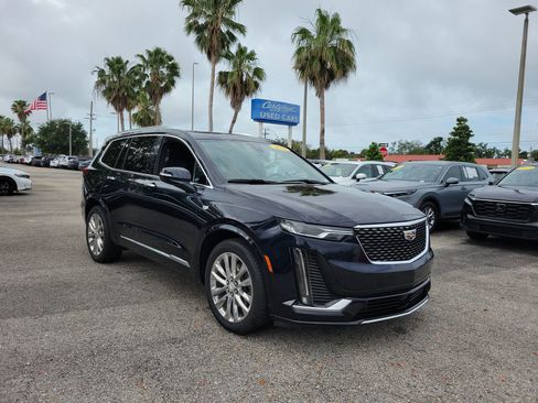 Used 2021 Cadillac XT6 Premium Luxury FWD image 2