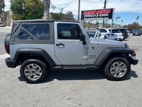 Used 2013 Jeep Wrangler Sport AWD/4WD image 4