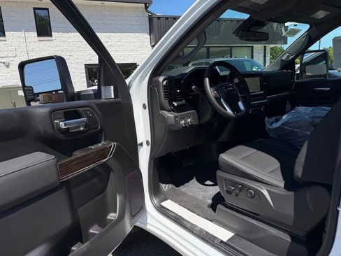 New 2026 GMC Sierra 3500 SLE w/ SLE Convenience Package AWD/4WD image 9