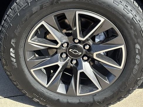 Used 2022 Chevrolet Tahoe Z71 w/ Luxury Package image 29