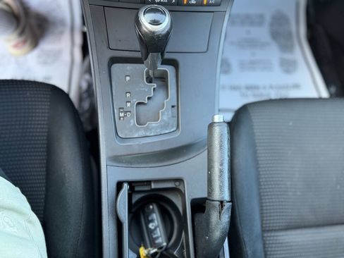 Used 2013 MAZDA MAZDA3 i Touring FWD image 13