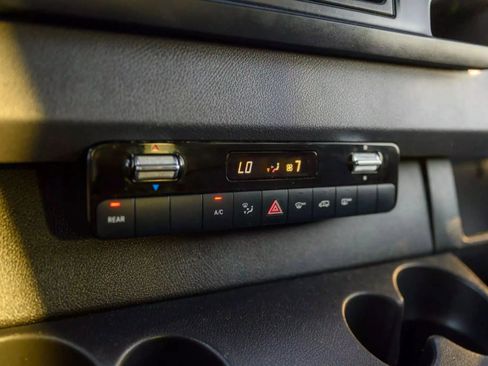 Used 2019 Mercedes-Benz Sprinter 2500 image 36