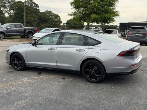 Used 2025 Honda Accord SE image 5