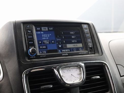 Used 2012 Chrysler Town & Country Touring w/ Entertainment Group #1 image 18