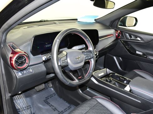 Used 2025 Chevrolet Equinox RS AWD/4WD image 36